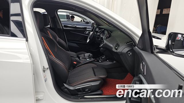 BMW 1-Series 2021 — photo 17
