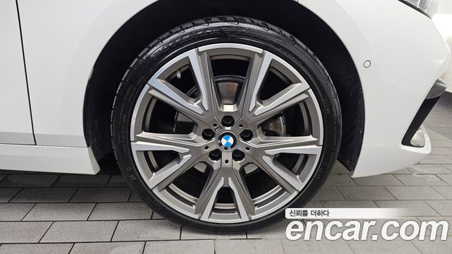 BMW 1-Series 2021 — photo 7