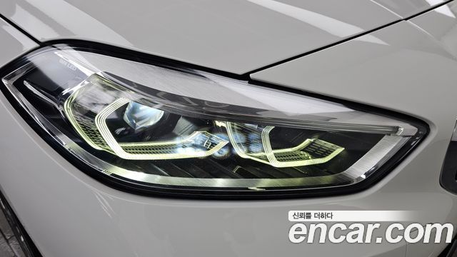 BMW 1-Series 2021 — photo 8