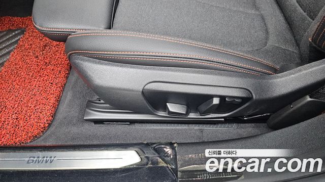 BMW 1-Series 2021 — photo 29