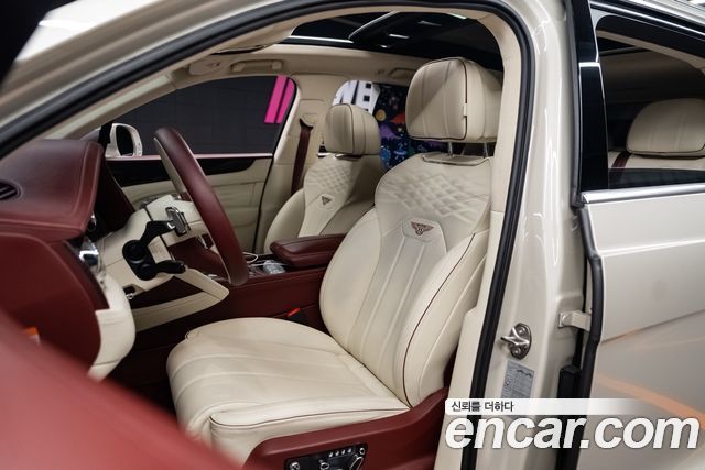 Bentley Bentayga 2025 — photo 6