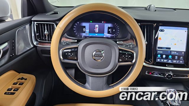 Volvo V60 2023 — photo 19