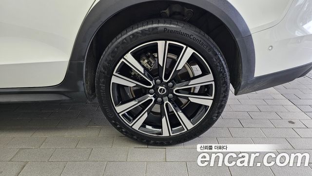 Volvo V60 2023 — photo 7