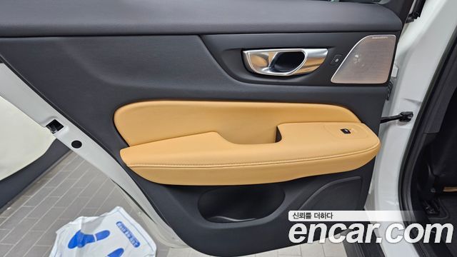 Volvo V60 2023 — photo 15
