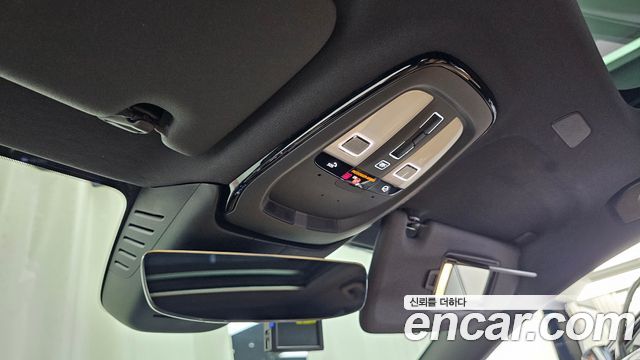 Volvo V60 2023 — photo 31