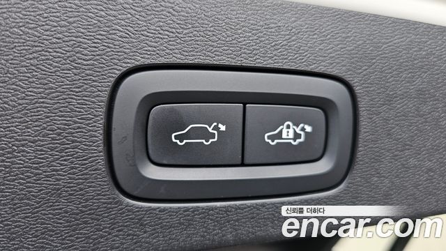 Volvo V60 2023 — photo 33