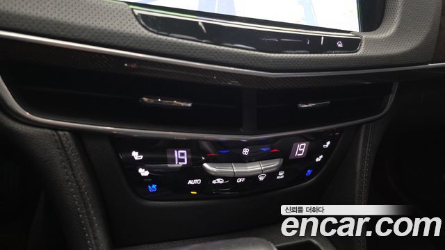 Cadillac CT6 2017 — photo 19