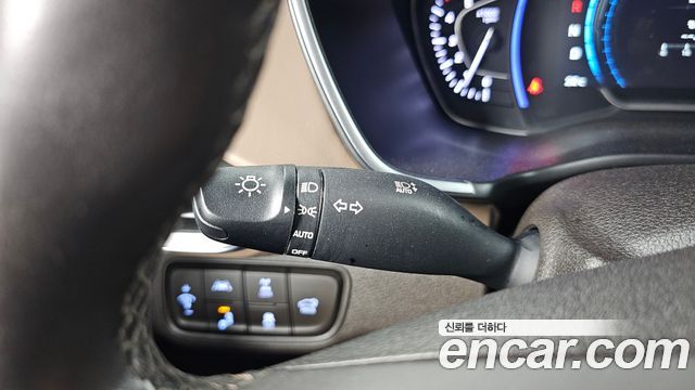 Hyundai Santafe 2019 — photo 32
