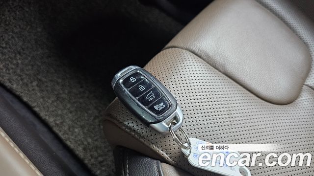 Hyundai Santafe 2019 — photo 34