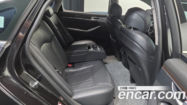 Genesis G80 2018 — photo 17