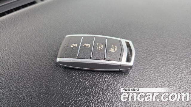 Genesis G80 2018 — photo 24