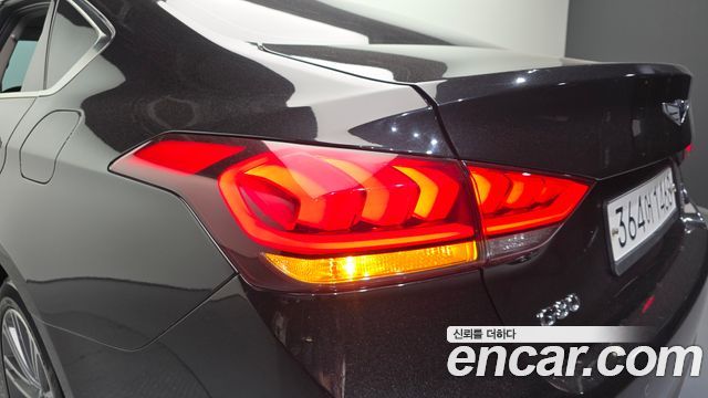 Genesis G80 2018 — photo 9