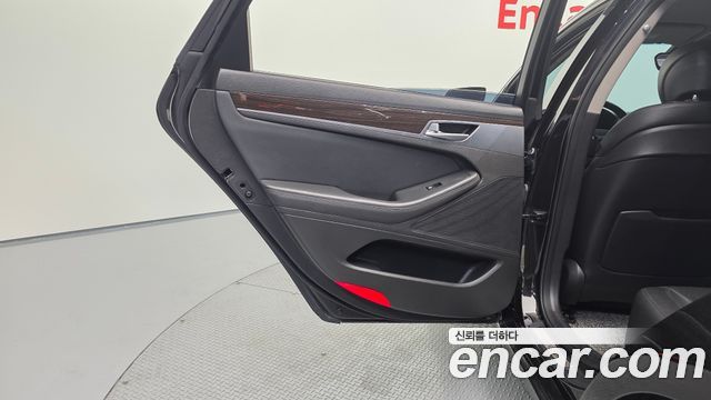 Genesis G80 2018 — photo 15