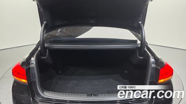 Genesis G80 2018 — photo 27