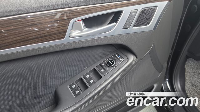 Genesis G80 2018 — photo 34