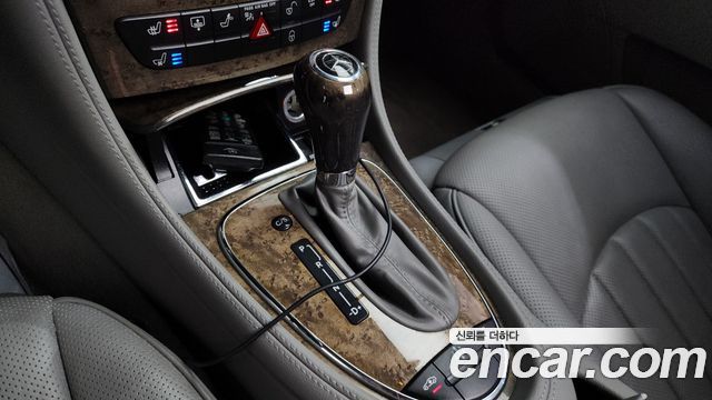 Mercedes-Benz CLS-Class 2009 — photo 9