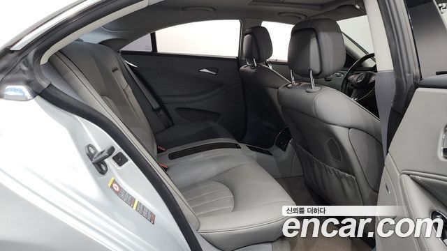 Mercedes-Benz CLS-Class 2009 — photo 11