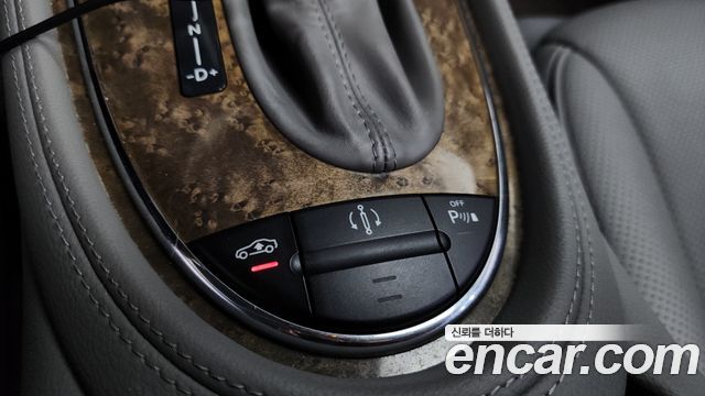 Mercedes-Benz CLS-Class 2009 — photo 12