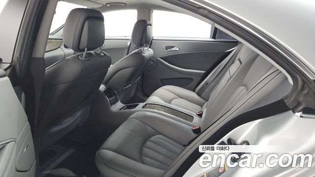 Mercedes-Benz CLS-Class 2009 — photo 18