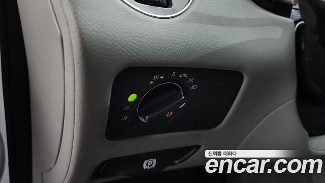 Mercedes-Benz CLS-Class 2009 — photo 20