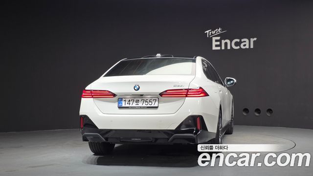 BMW 5-Series 2026 — photo 4