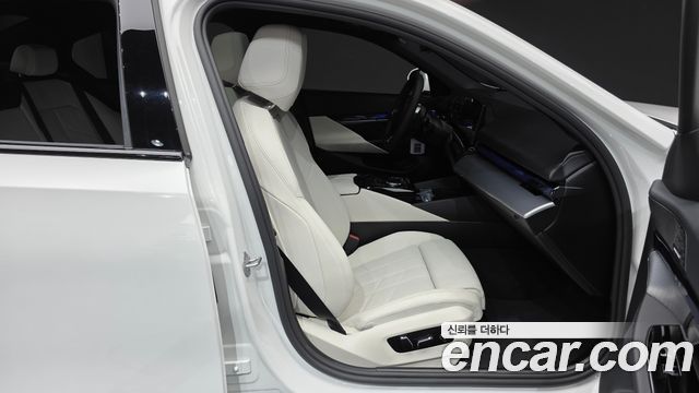 BMW 5-Series 2026 — photo 12