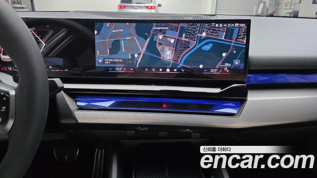 BMW 5-Series 2026 — photo 18
