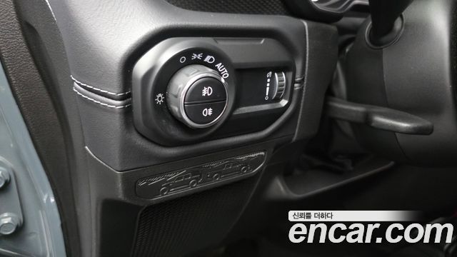 Jeep Wrangler 2025 — photo 14