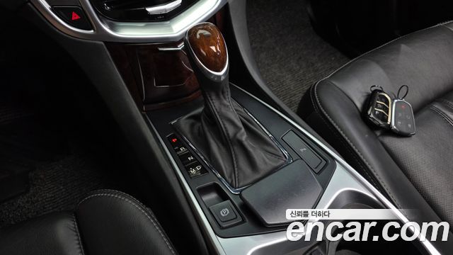 Cadillac SRX 2015 — photo 9