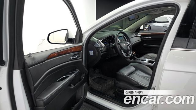 Cadillac SRX 2015 — photo 10
