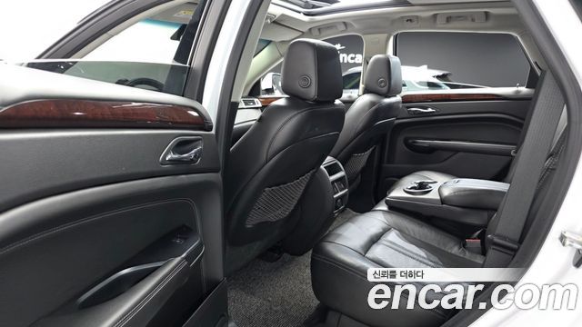 Cadillac SRX 2015 — photo 11