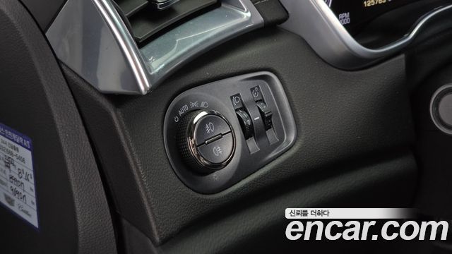 Cadillac SRX 2015 — photo 15