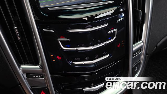 Cadillac SRX 2015 — photo 18