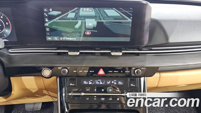 Kia Canival 2021 — photo 18