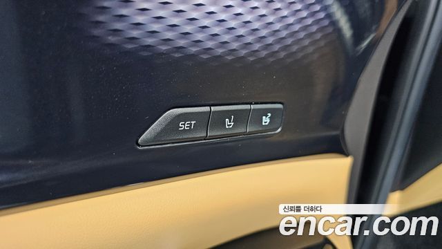 Kia Canival 2021 — photo 28