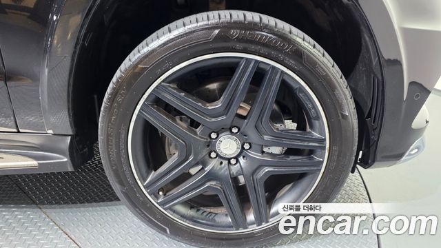 Mercedes-Benz GL-Class 2016 — photo 5