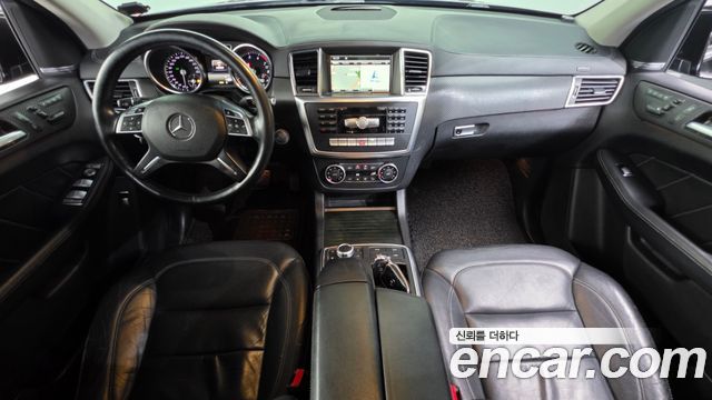 Mercedes-Benz GL-Class 2016 — photo 7