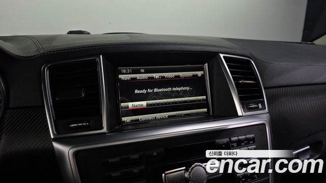 Mercedes-Benz GL-Class 2016 — photo 16
