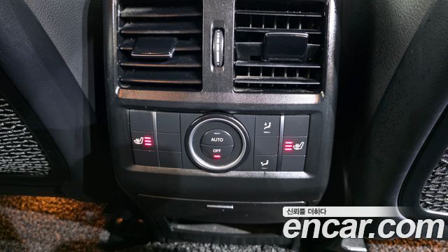 Mercedes-Benz GL-Class 2016 — photo 19