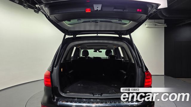 Mercedes-Benz GL-Class 2016 — photo 20