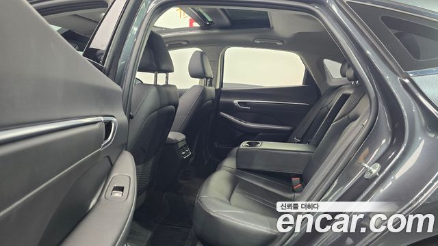Hyundai Sonata 2022 — photo 12