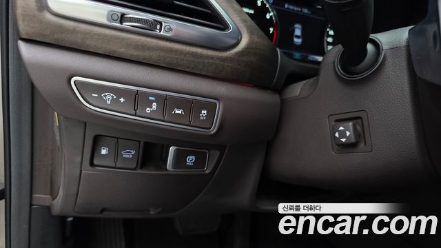 Genesis G90 2019 — photo 17