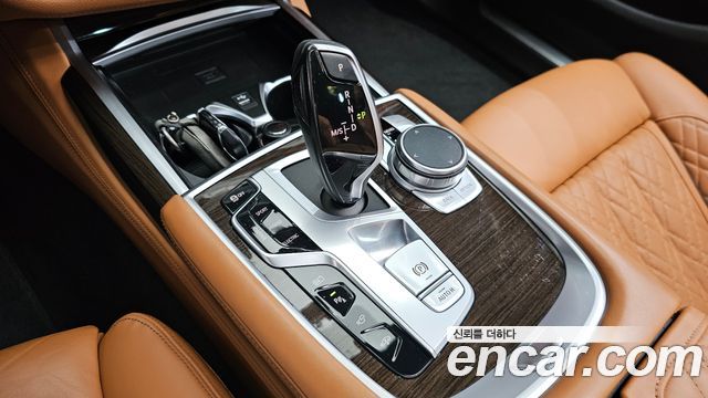 BMW 7-Series 2020 — photo 9