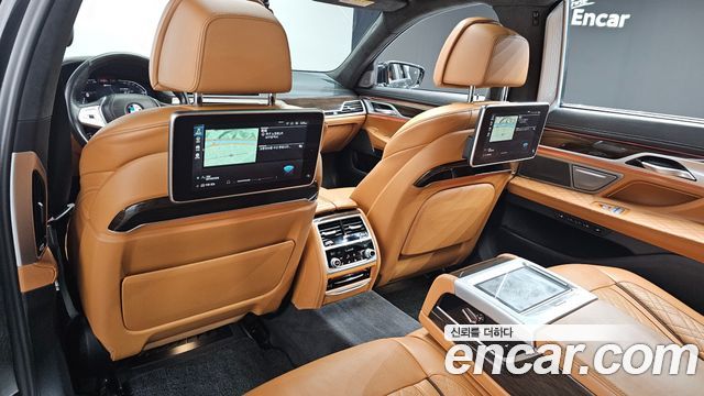BMW 7-Series 2020 — photo 14