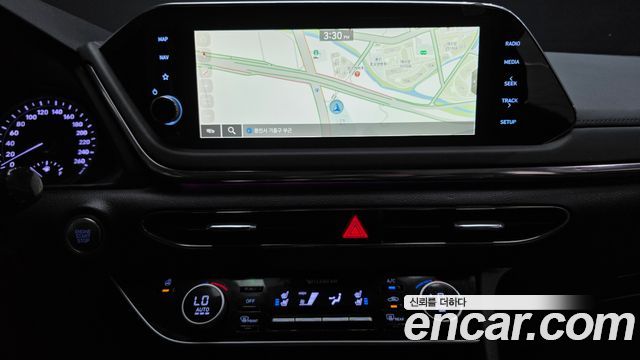 Hyundai Sonata 2022 — photo 16