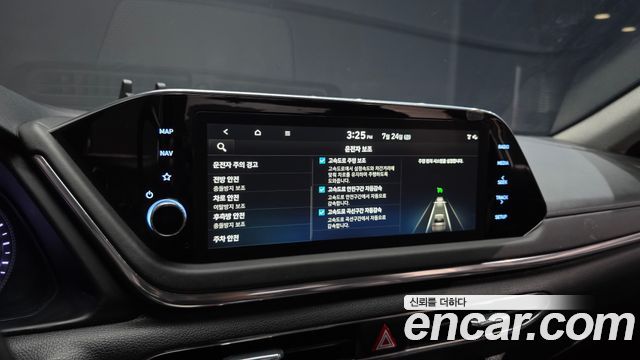 Hyundai Sonata 2022 — photo 18