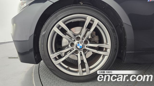 BMW 3-Series 2018 — photo 5