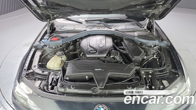 BMW 3-Series 2018 — photo 6
