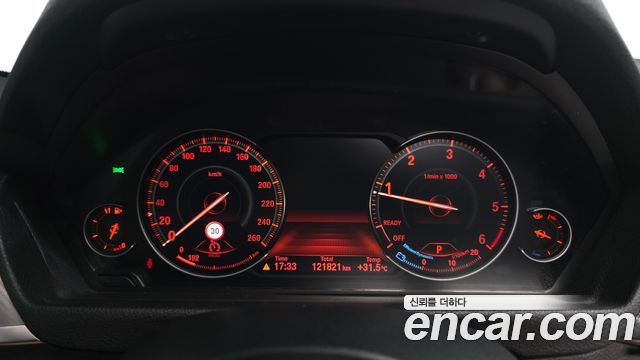 BMW 3-Series 2018 — photo 8