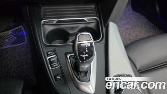 BMW 3-Series 2018 — photo 9